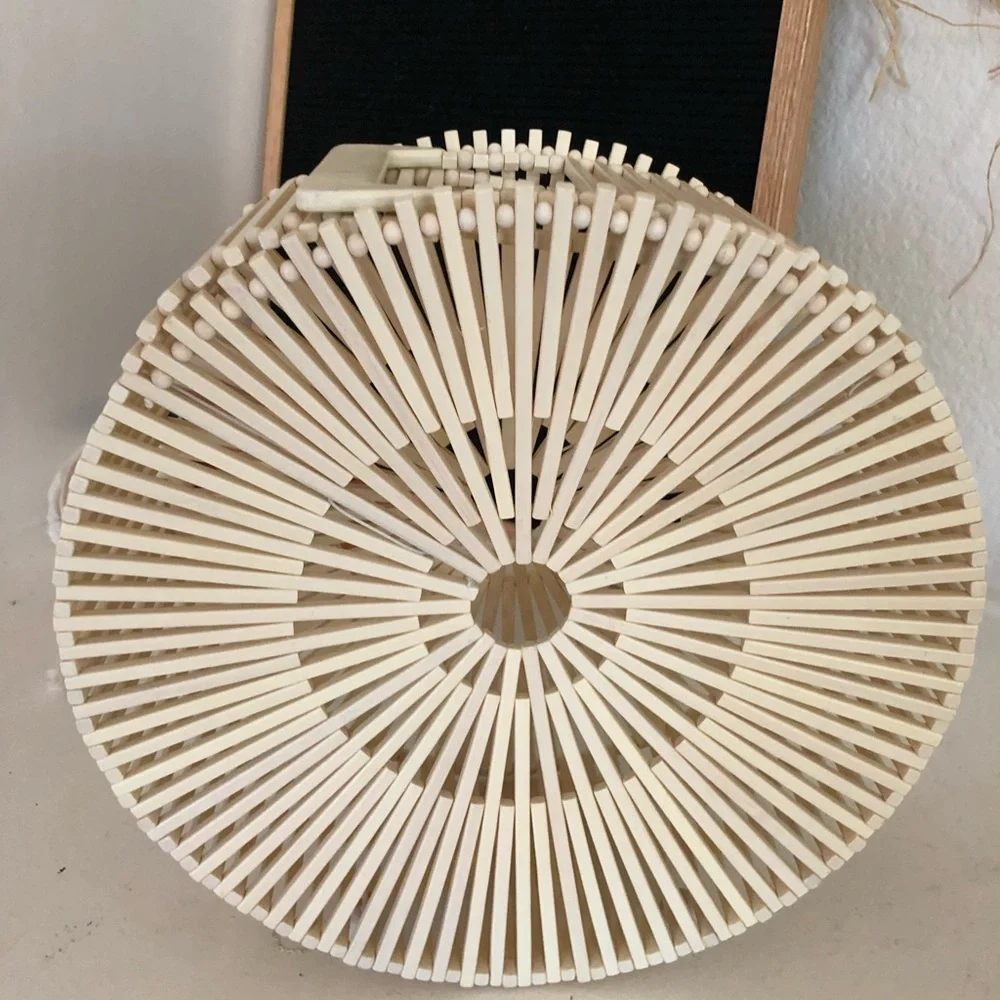 Cult Gaia Zaha Bag Ash, Cream